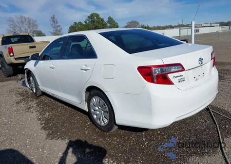 2014 Toyota Camry L z USA, uszkodzony, nr VIN 4T1BF1FK6EU864584